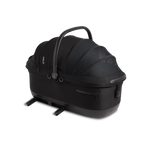 Czarny carrycot nuna z siateczkowymi bokami i zakrzywioną rączką zapewniajacy przepływ powietrza twojemu zwierzakowi