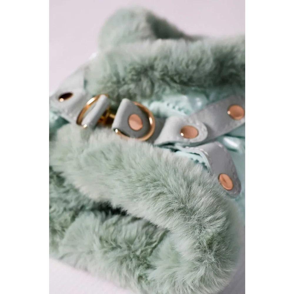 Mint green faux fur harness with light gray leather straps and gold-tone hardware from zestaw 2w1 etoile anastazja